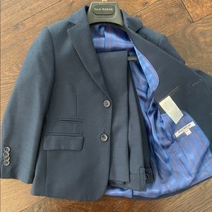 Boys suit. Navy. Size 5. Three piece set